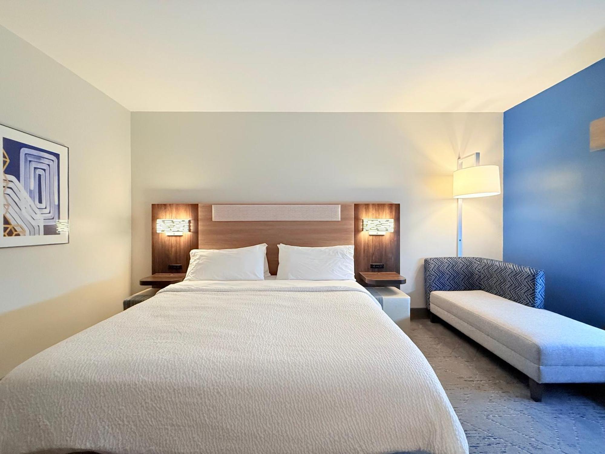 Holiday Inn Express Kenedy By Ihg Eksteriør bilde